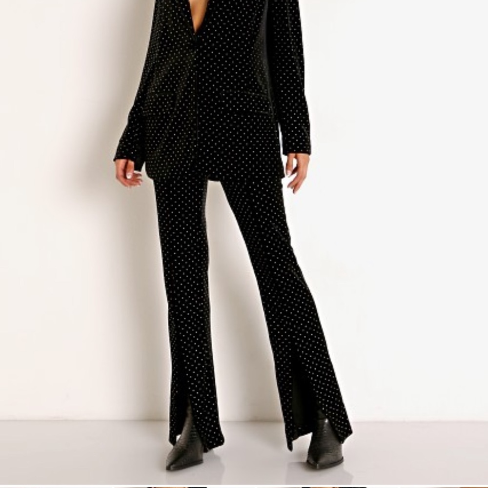 NWT For Love & Lemons
Larissa Flare Pant Black
Sz.S